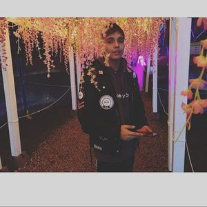 Meet your Posher, Lawrence